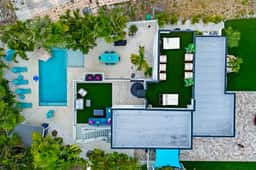 IRB Vice, golf cart, rooftop deck & heated pool