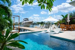 Dolphin Bay - Image 2