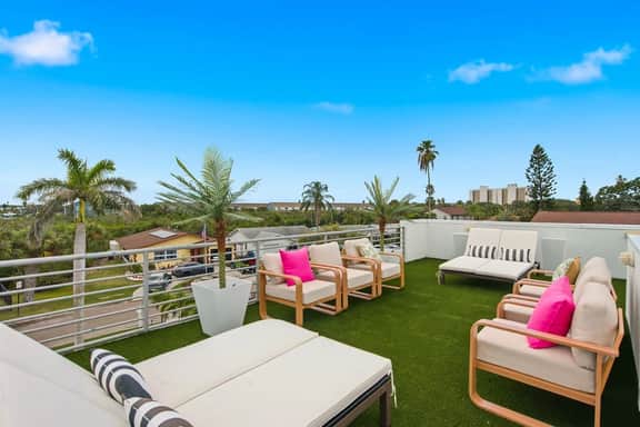 IRB Vice, golf cart, rooftop deck & heated pool